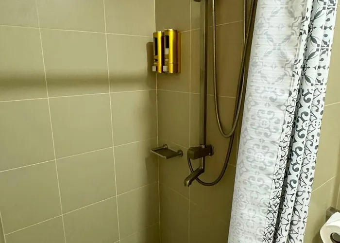 Goodvibes Condotel * Manila